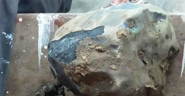 Khi một mảnh vũ trụ rơi vào phòng khách: câu chuyện thiên thạch Kolang và hệ quả cho người dân
