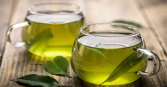 Hơi thở thơm mát: Chế độ và thói quen giúp loại mùi khó chịu